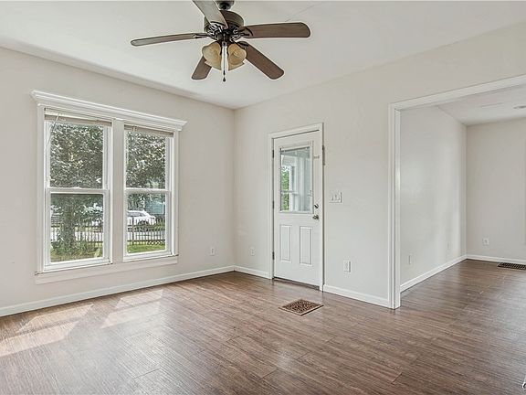5th image of 325 Arlington St