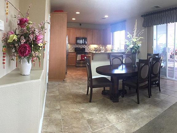 5th image of 2661 Hutchings Dr