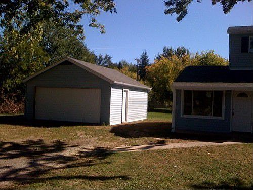 2nd image of 4575 Pelton Rd