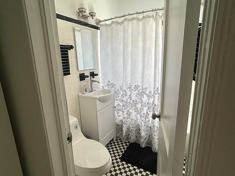 311 Liberty St #18 — Photo 9