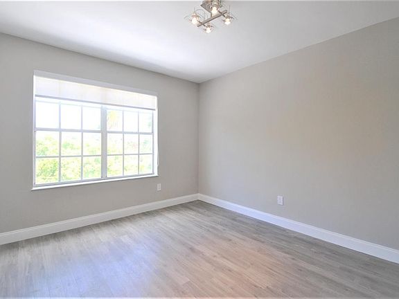 5th image of 700 Euclid Ave APT 310