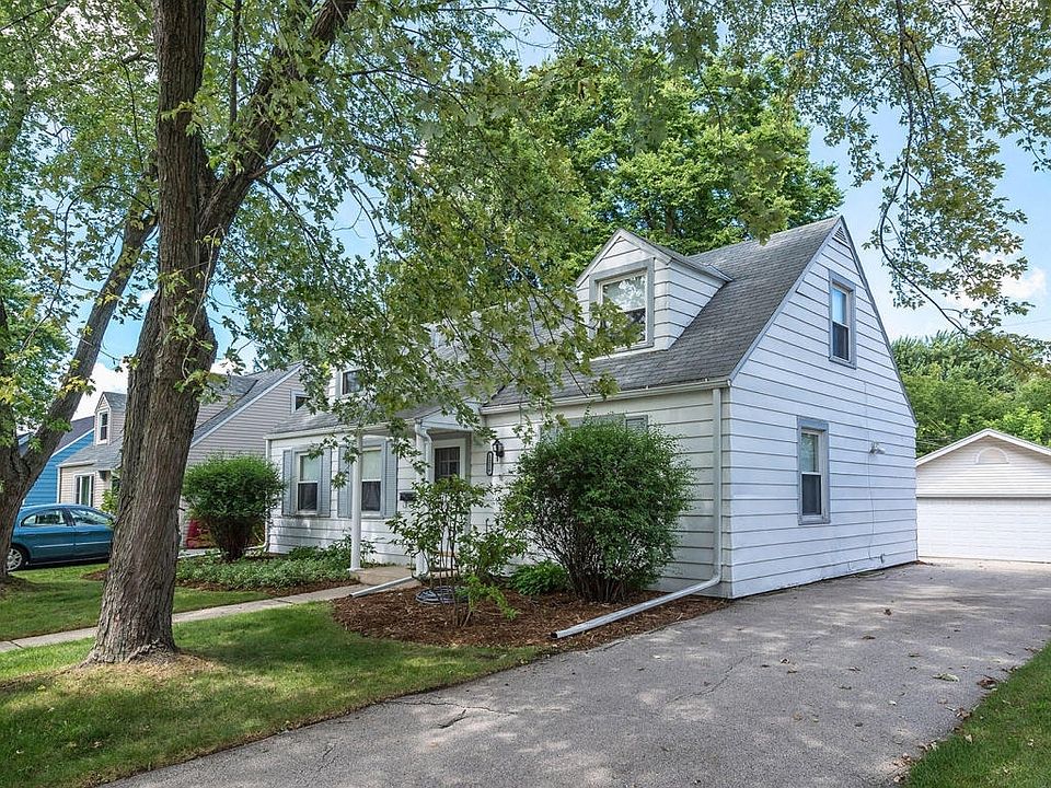1st image of 1216 Summit Ave
