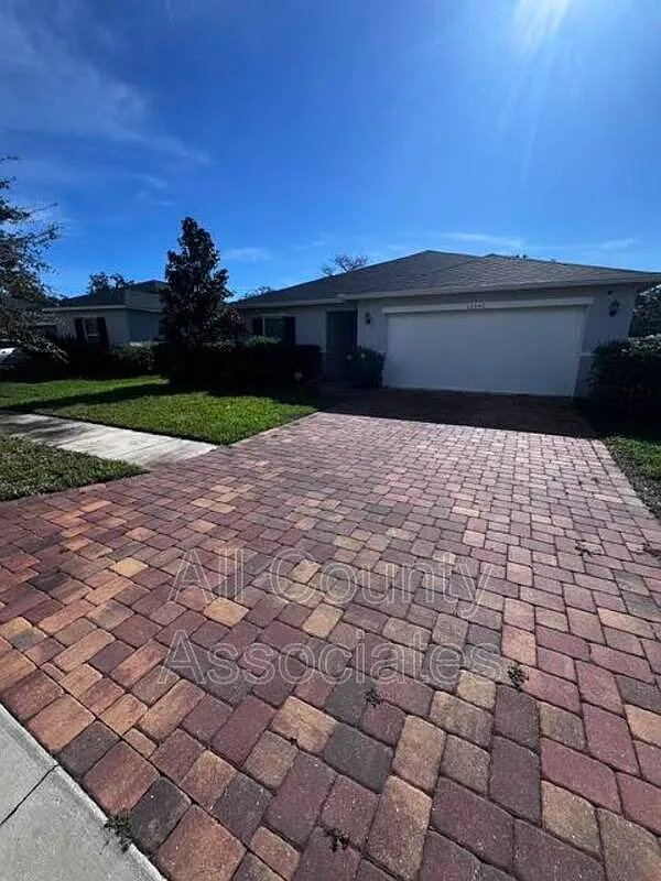 4 bed, 2.0 bath, 1696 sqft, $2,750 — Photo 1