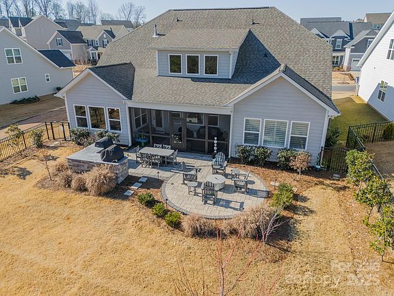 4th image of 1140 Overlake Dr