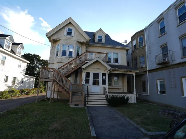 180 Winthrop St, Winthrop, MA 02152