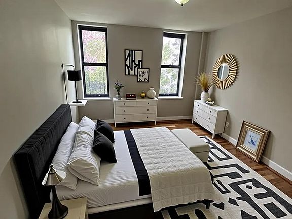 3rd image of 585 E 21st St #3Z
