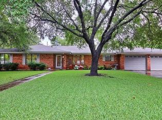 2203 Gladnell St, Taylor, TX 76574