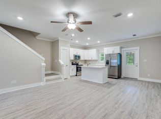 32 Date Palm Ln, Freeport, FL 32439