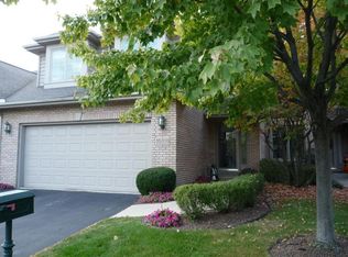 10310 Deerwood Ct, Munster, IN 46321