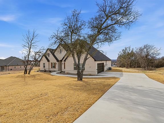 2nd image of 504 Payne Ln