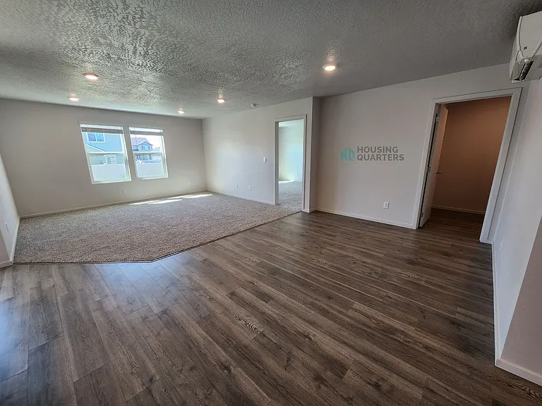 1808 E Boskoop St — Photo 2