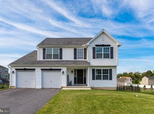 41 Walnut Dr W, Bernville, PA 19506