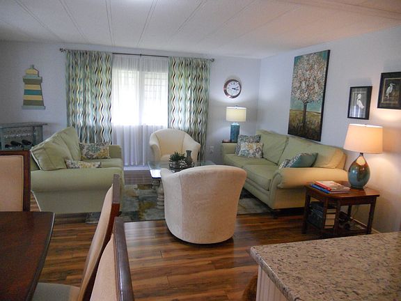 2nd image of 640 Lily Of The Valley Dr