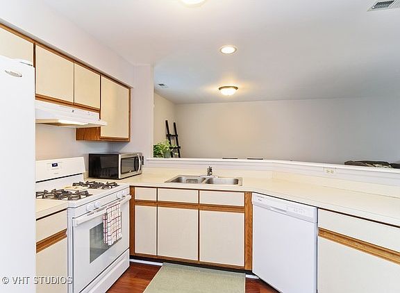 5th image of 234 W Jennifer Ln Unit 3-4A