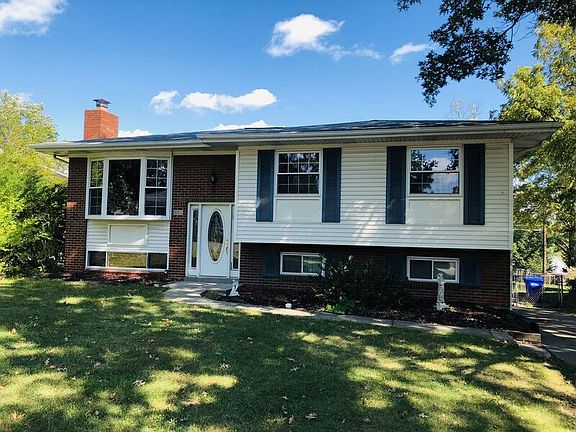 3rd image of 825 Hi Crest Dr