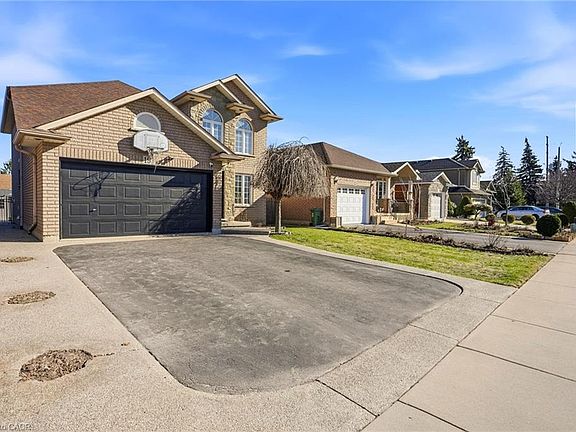 2nd image of 19 Konstantine Ct