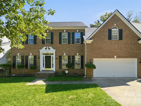 6211 Chavel Ln, Charlotte, NC 28269