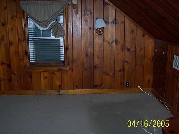 4th image of 1747 Greenleaf Ave