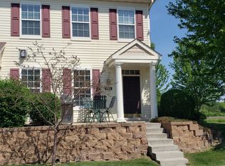 1955 Shamrock Pl, Chaska, MN 55318