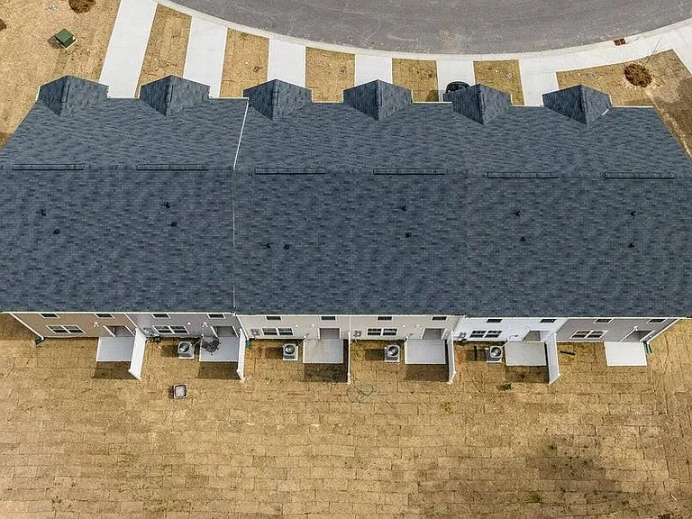 2305 Gracie Ln — Photo 30
