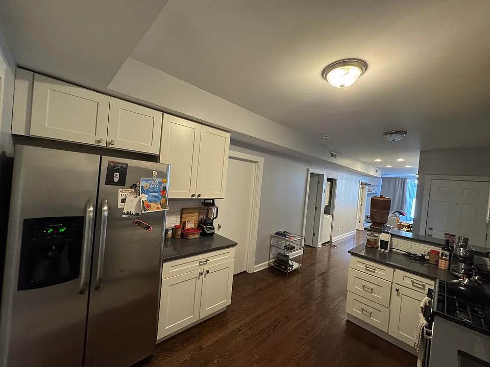 934 N Noble St #2F