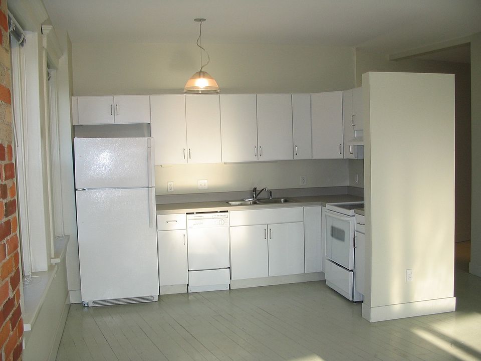 2nd image of 1221 N High St APT 2A
