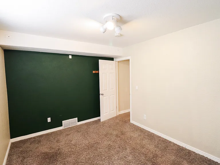 2759 Leisure Dr — Photo 22
