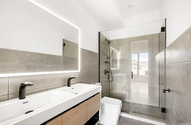 Sold by Glory Homes Realty | media 6