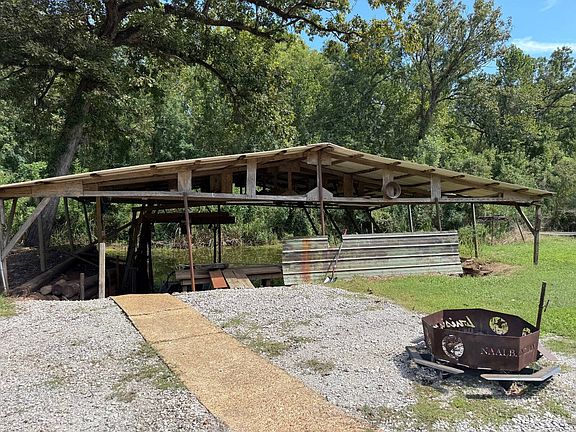 2nd image of 619 Grand Lake Rd