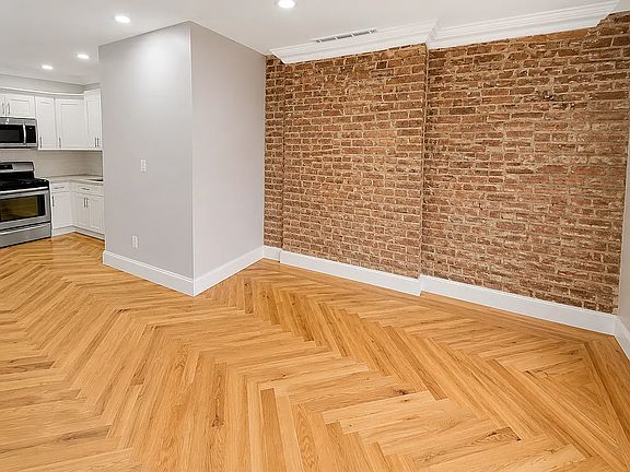 4th image of 1099 Jefferson Ave #2