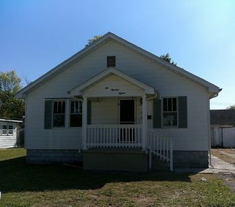 115 W 8th St, Saint Elmo, IL, 62458