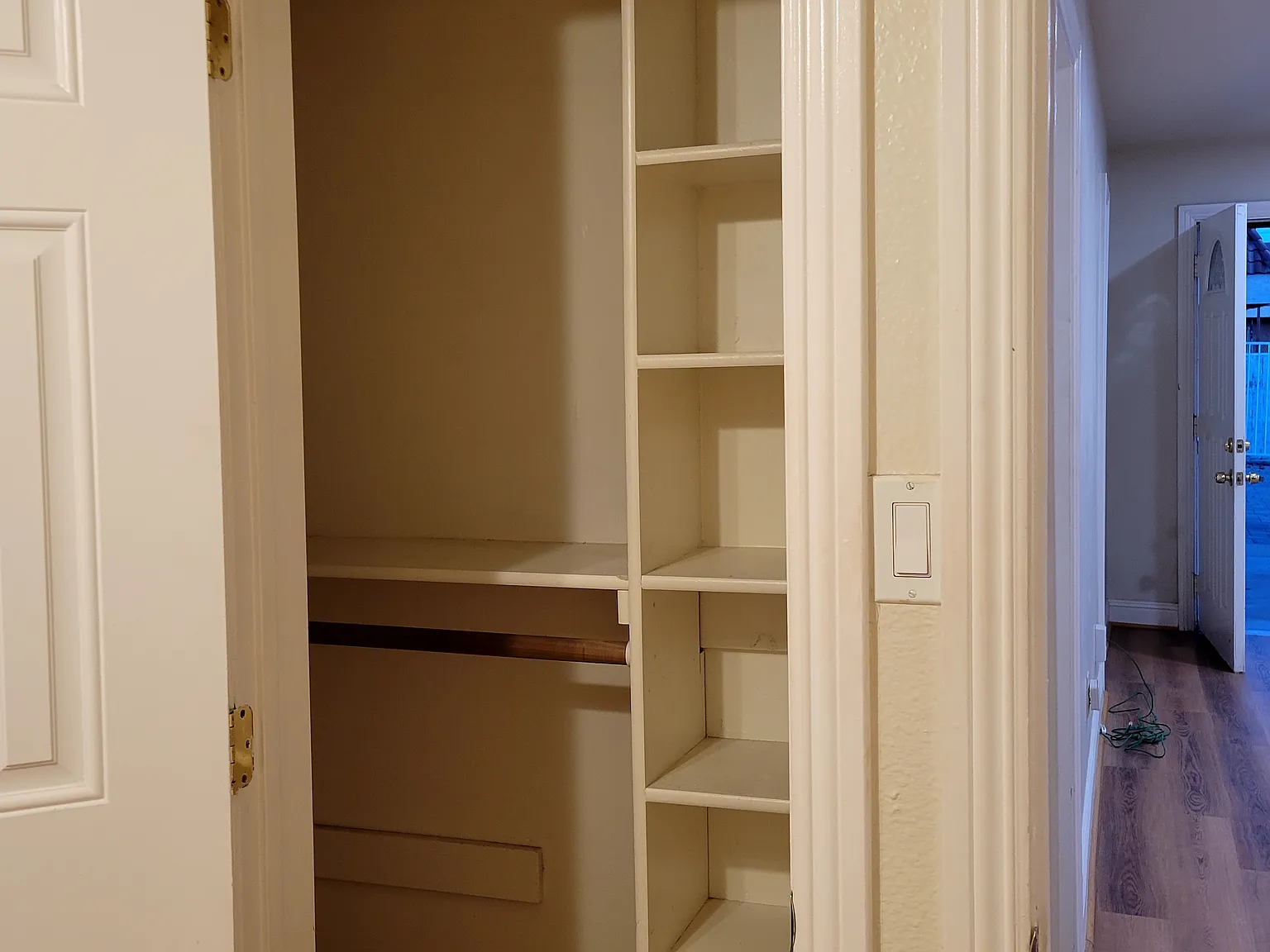 2 bed, 660 sqft, $2,300 — Photo 3