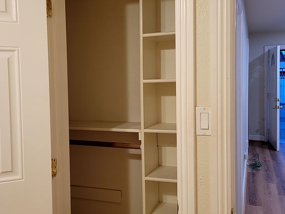 3rd image of 4419 Apricot Rd #1