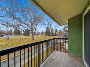 2200 W Woodview Dr SW #306, Calgary, AB T2W3N6