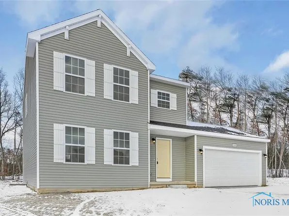 1513 Circle Dr, Millbury, OH 43447