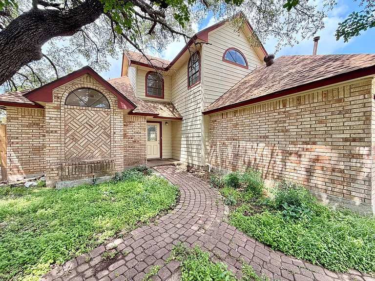 2110 Warfield Way — Photo 2