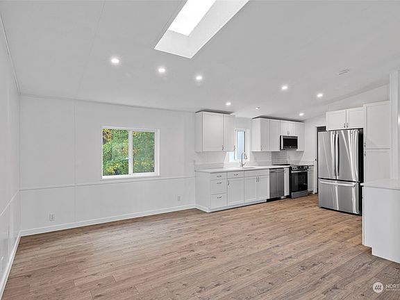 5th image of 19313 22nd Avenue NW