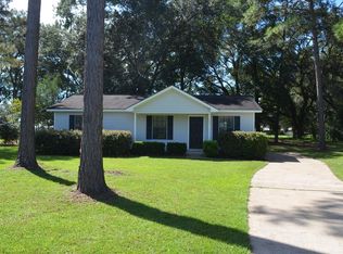 196 Cloverleaf Cir, Bainbridge, GA 39817