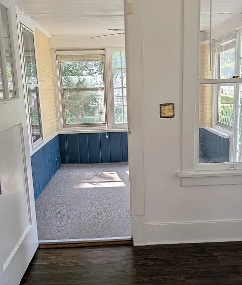 4859 Burt St — Photo 2