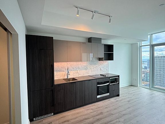 2nd image of 252 Church St #Penthouse 12