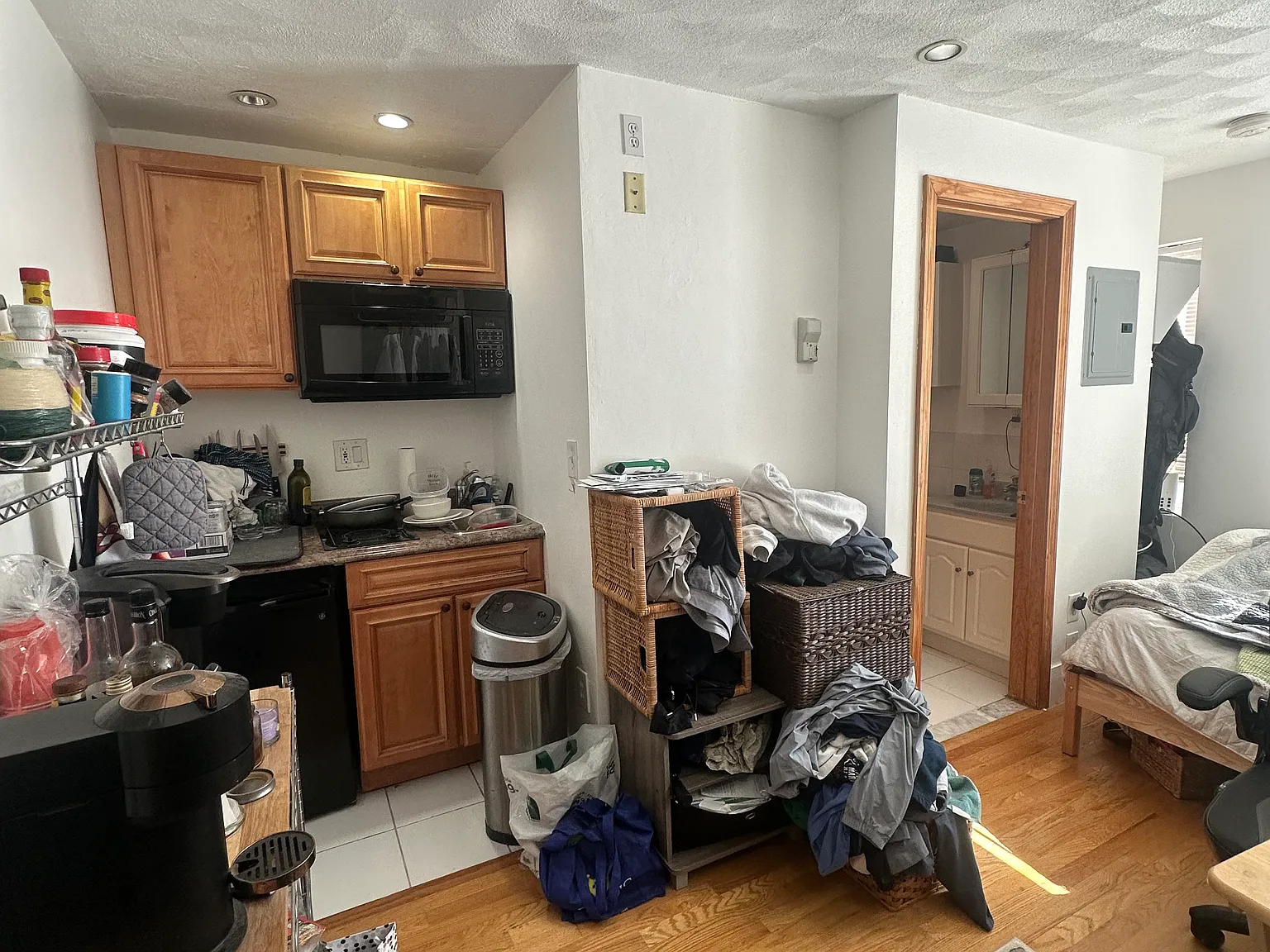 Studio, $2,100 — Photo 2