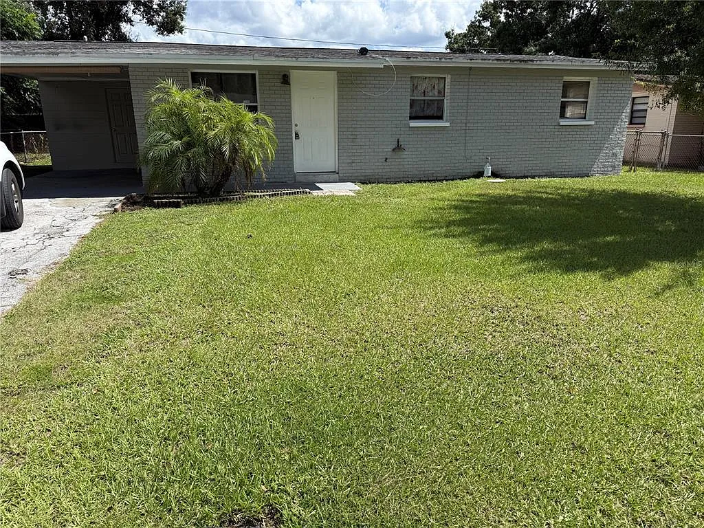 3 bed, 1.5 bath, 912 sqft, $1,985 — Photo 2