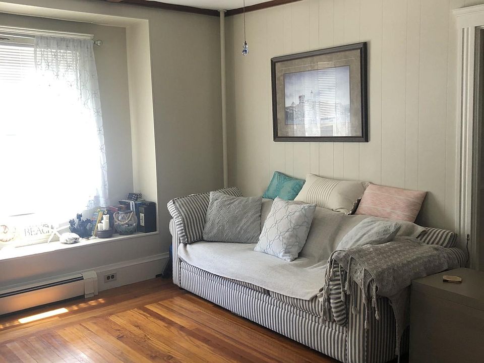 1st image of 7 Winthrop Pl #1