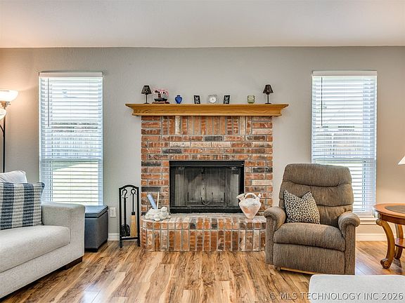 5th image of 10903 E 120th Ct N