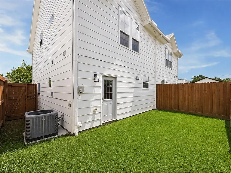 2749 Redrock St #B — Photo 23