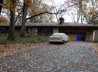 931 Ellynwood Dr, Glen Ellyn, IL 60137