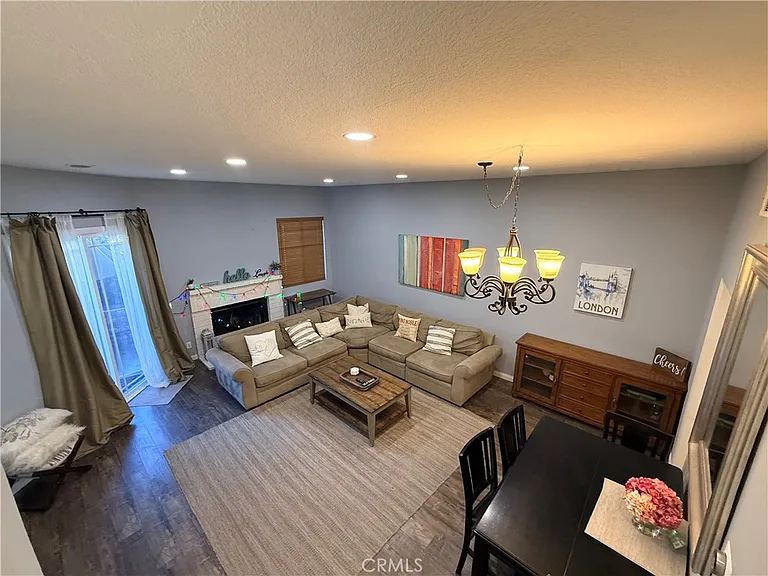 24337 Val Verde Ct — Photo 5