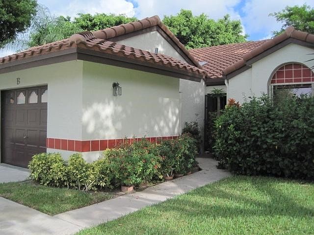 1st image of 10615 Palm Leaf Dr APT B