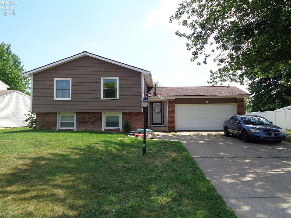 1st image of 402 Birchwood Dr