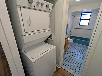 Rented by R New York